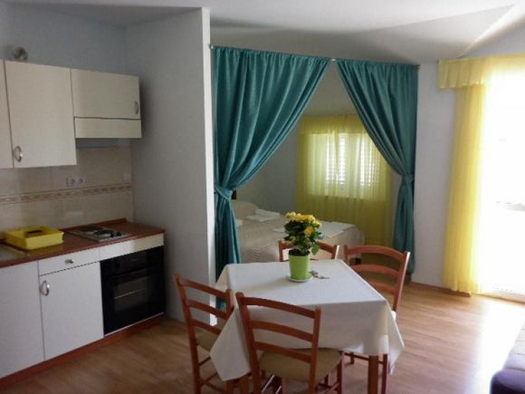 Appartamento Brnistra in Okrug Gornji 2
