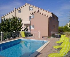Appartamento per 6 persone Omis riviera