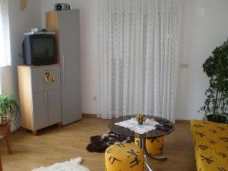 Appartamento App br. 2 in Jadranovo 4