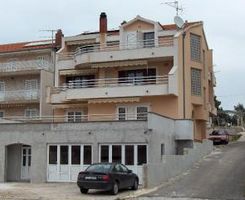 Appartamento Br.2 in Brodarica