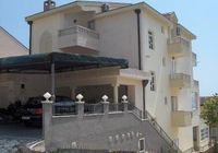 Appartamento App br 2 in Makarska