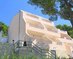 Appartamento App br. 10 in Bratus