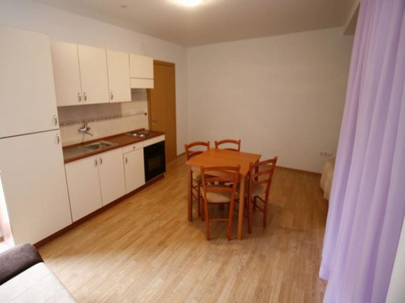 Appartamento Lavanda in Okrug Gornji 4